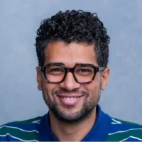 Mo